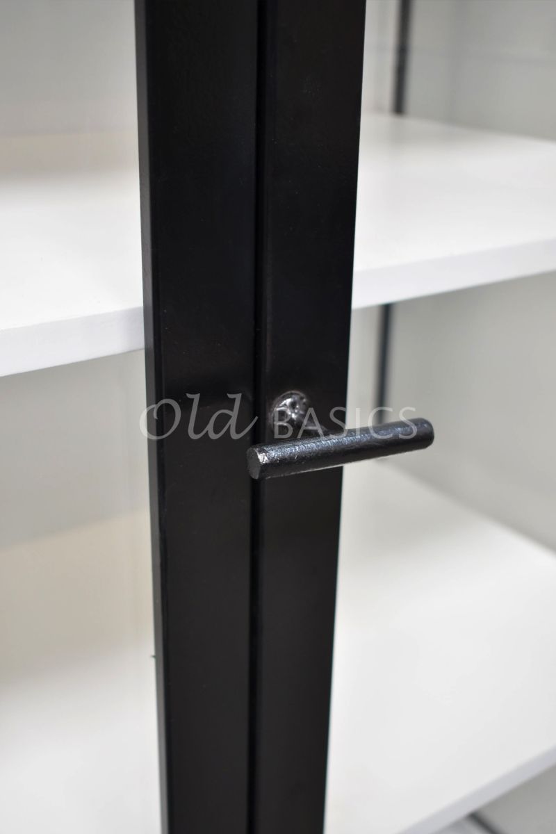 Detail van Apothekerskast Ivar LED NB, zwart, materiaal staal